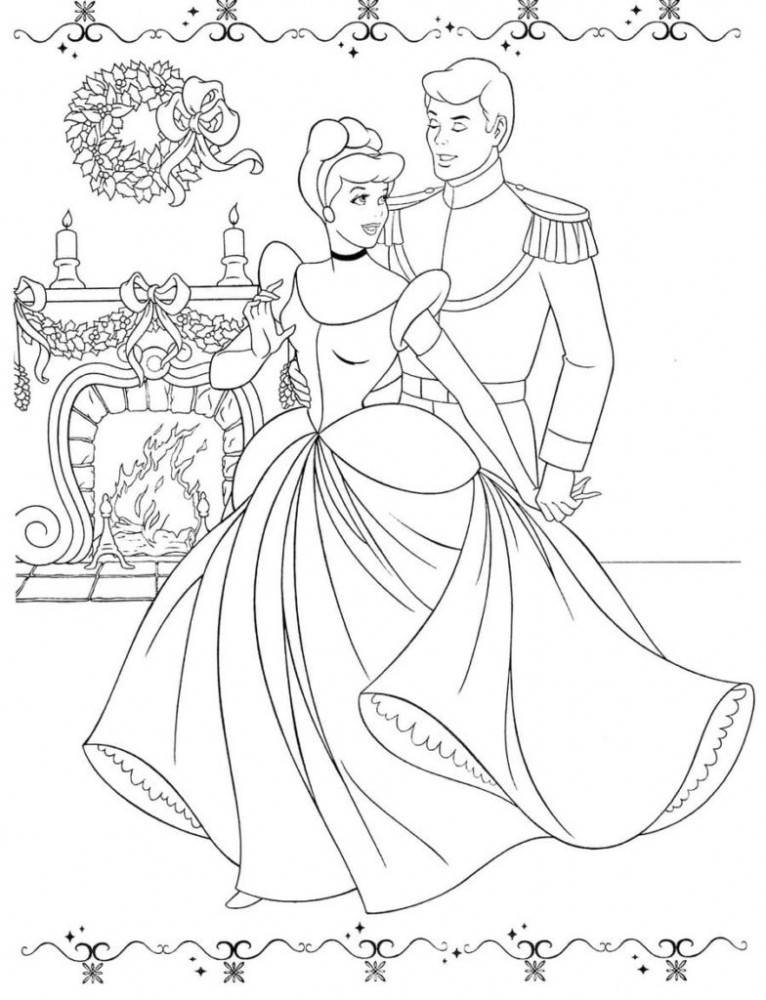 Принц и принцесса возле камина