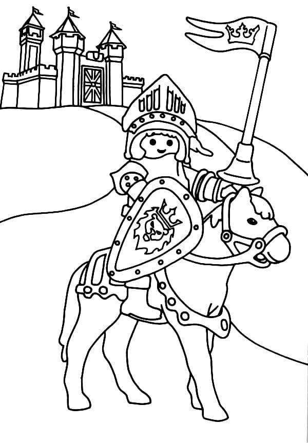 Рыцарь на коне готов защищать свой замок.