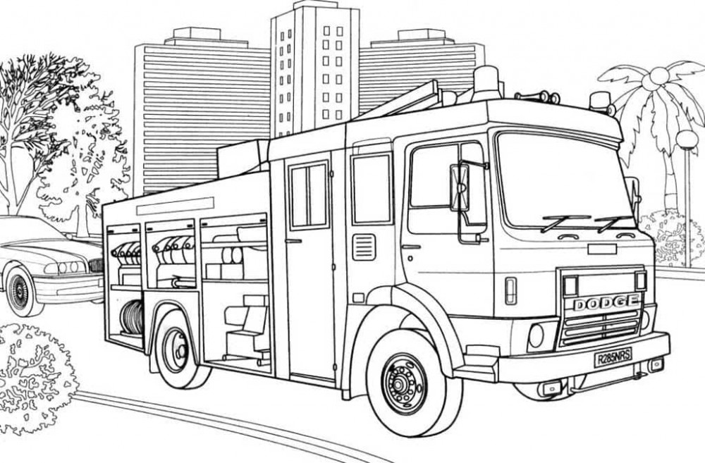 Пожарный автомобиль в городе