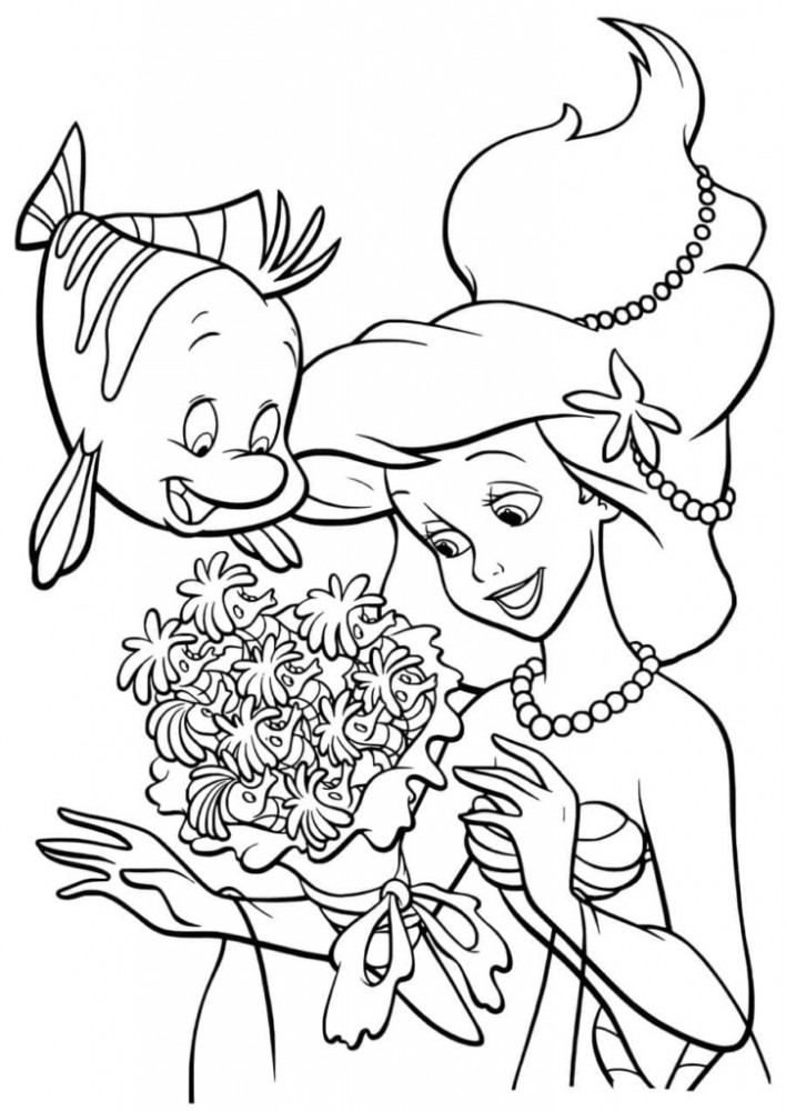Ариэль с букетом цветов