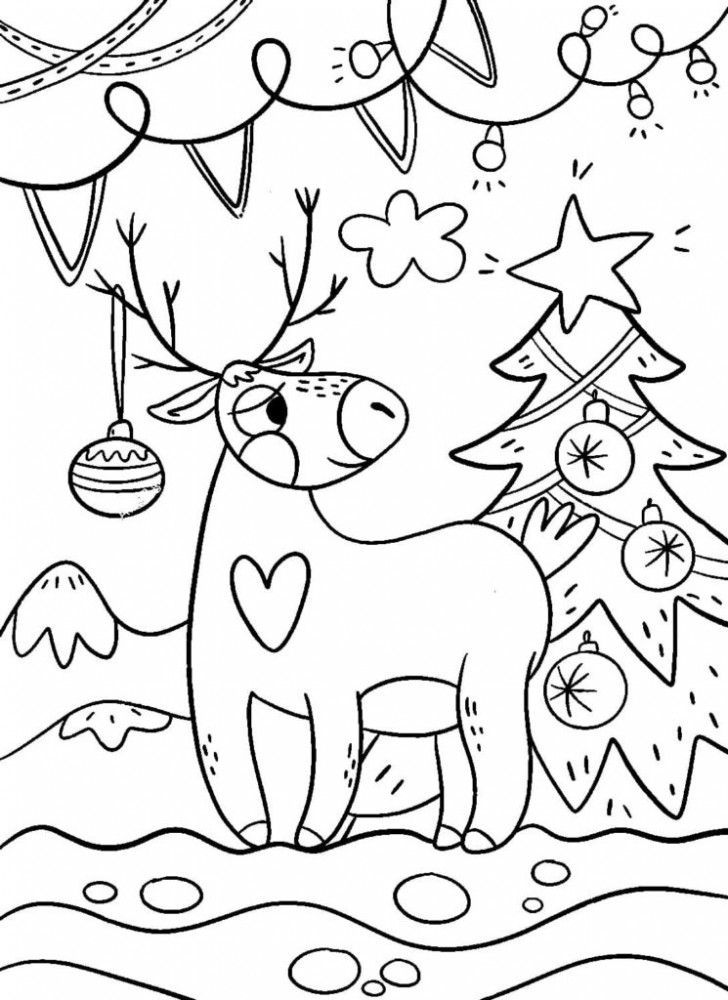 Рождественский олень возле елки