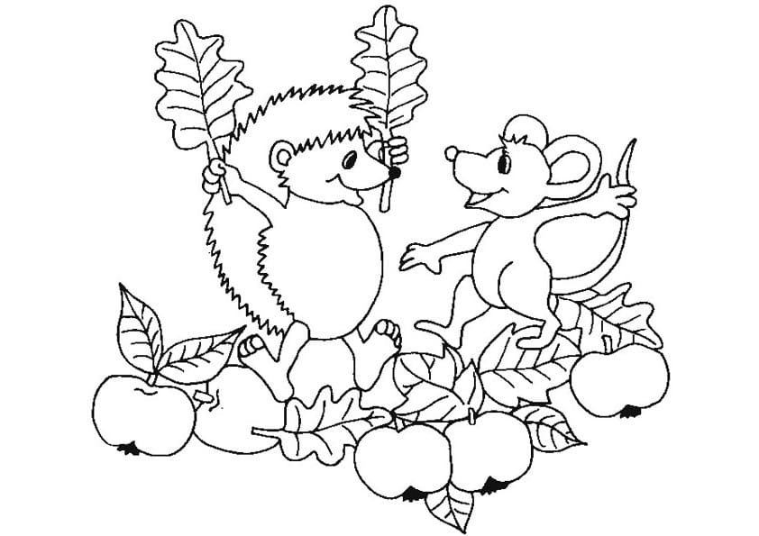 Мышка и ежик резвятся в листве.