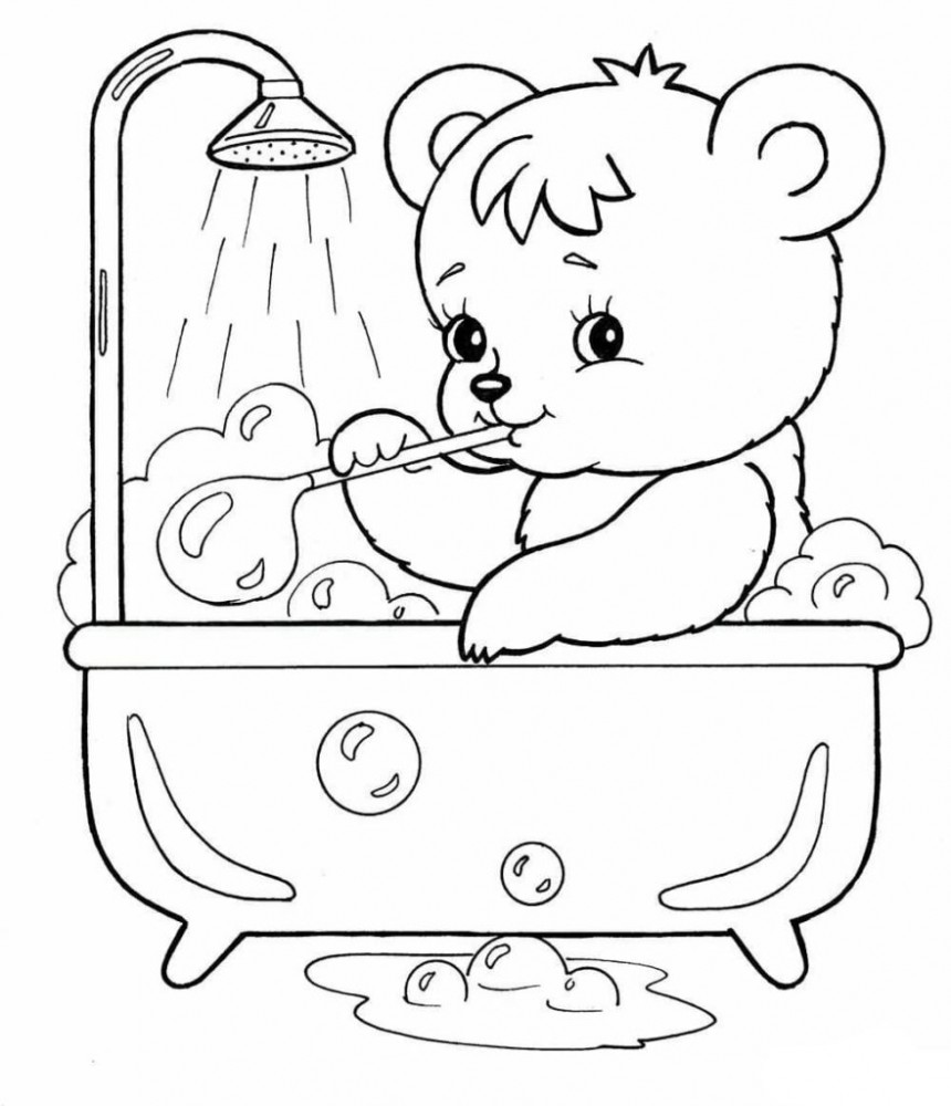 Медвежонок моется в ванне